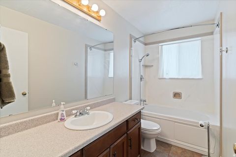 Tiny photo for 257 E 600 N, Kaysville, UT 84037 (MLS # 2121488)