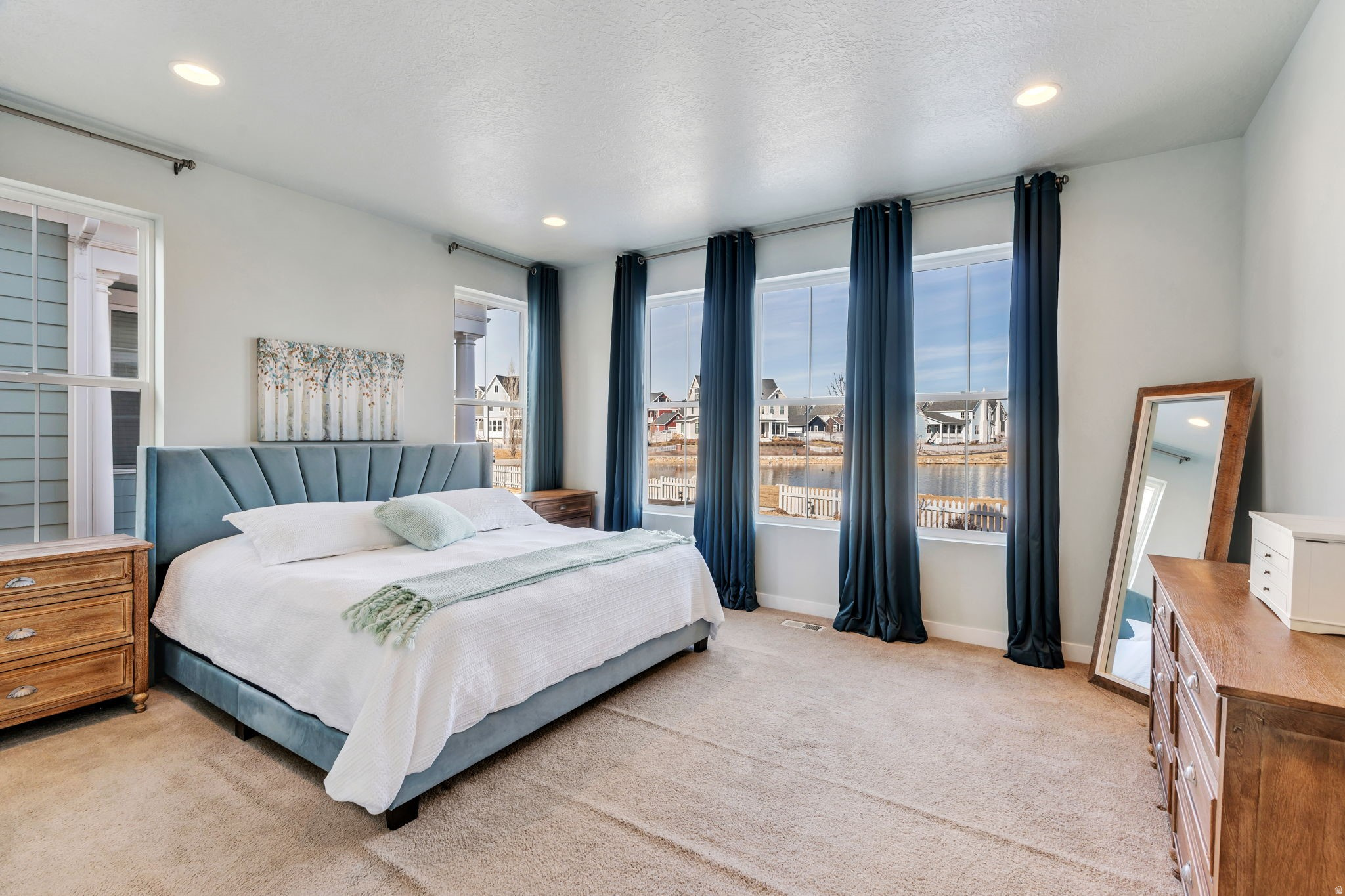 DAYBREAK - Residential