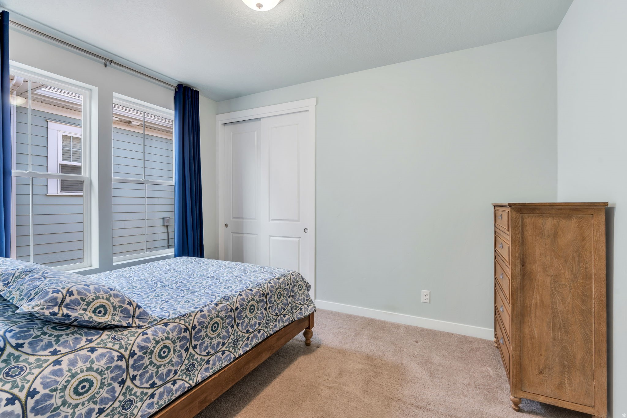 DAYBREAK - Residential