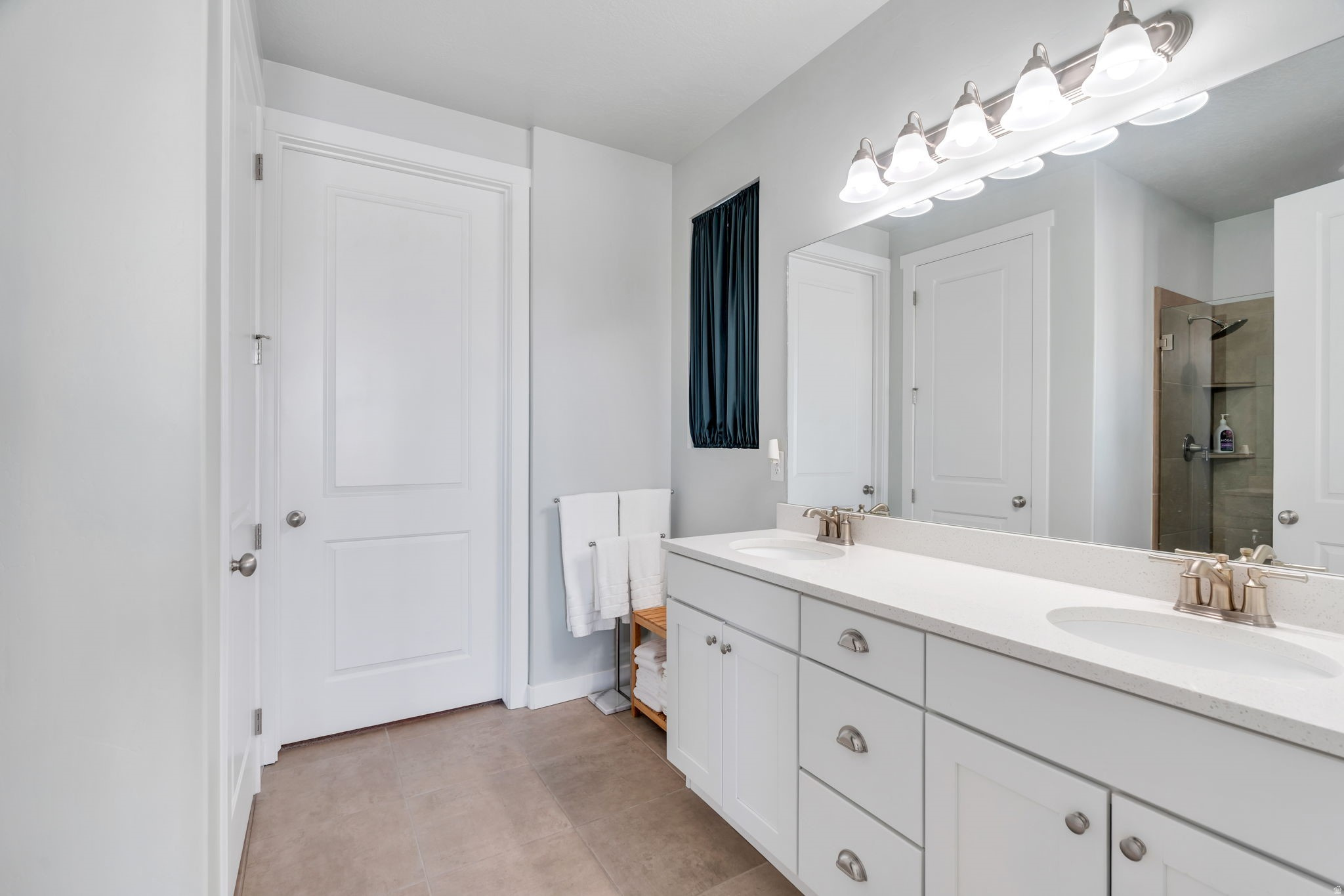 DAYBREAK - Residential