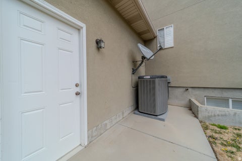 Tiny photo for 598 E HOLLOW CREEK RD, Draper, UT 84020 (MLS # 2171575)