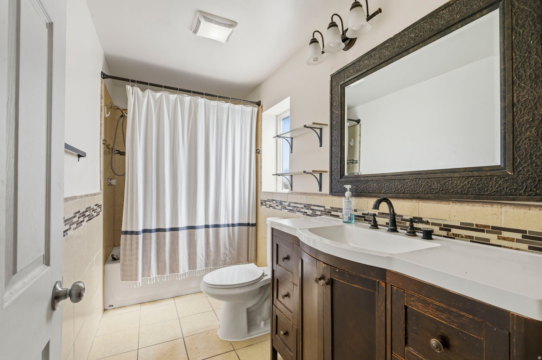 REGAL COUNTRY ESTATES - Residential