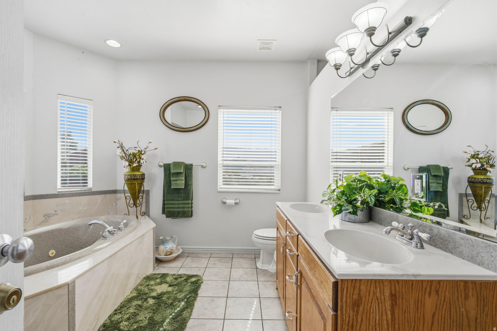 REGAL COUNTRY ESTATES - Residential