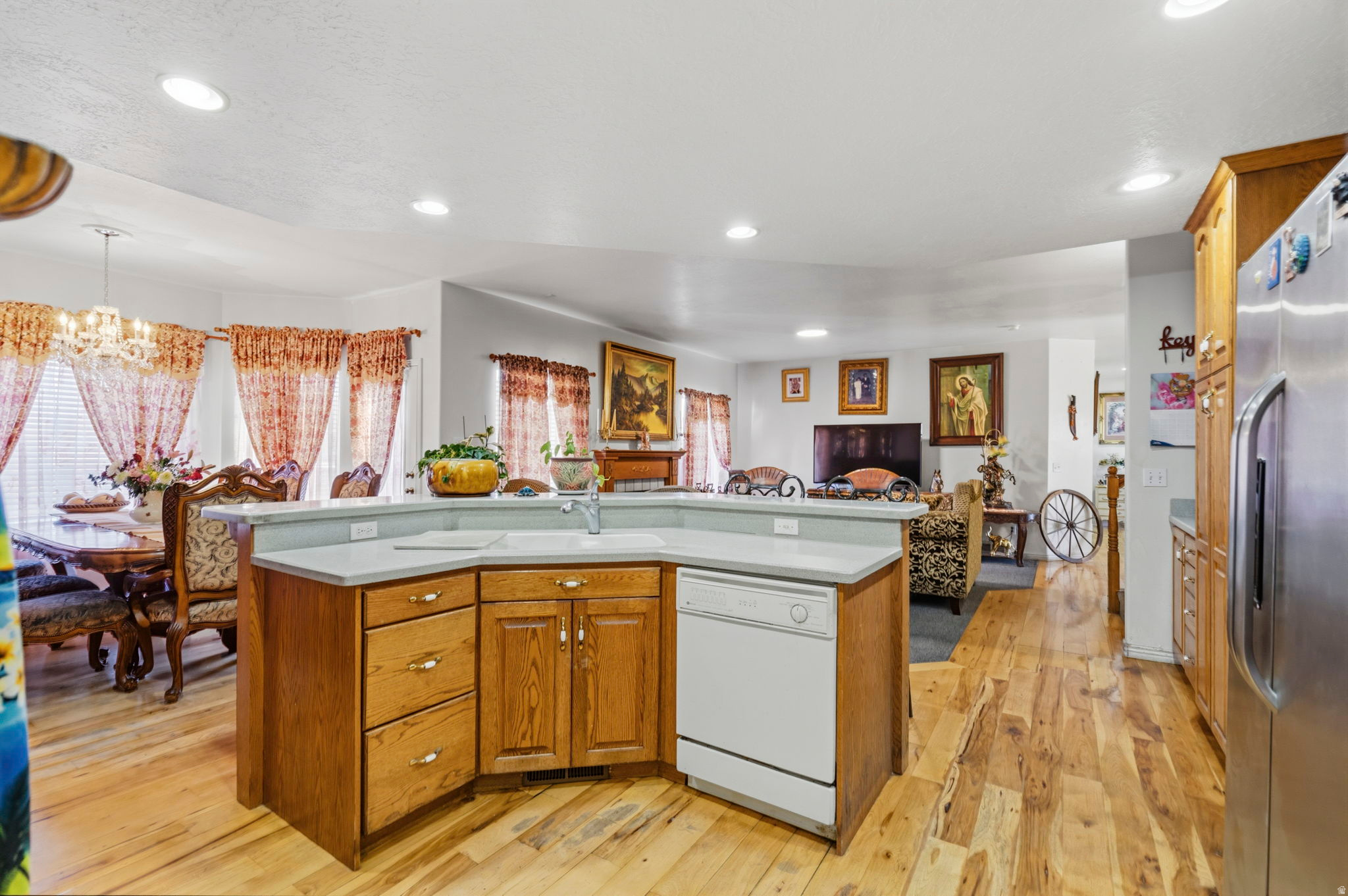 REGAL COUNTRY ESTATES - Residential