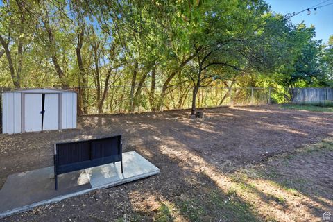 Tiny photo for 690 BARLOW ST, Clearfield, UT 84015 (MLS # 2114587)
