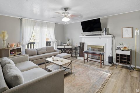 Tiny photo for 690 BARLOW ST, Clearfield, UT 84015 (MLS # 2114587)