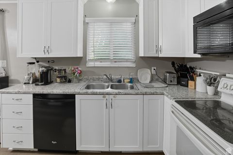 Tiny photo for 690 BARLOW ST, Clearfield, UT 84015 (MLS # 2114587)