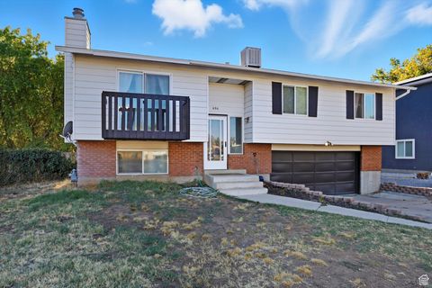 Tiny photo for 690 BARLOW ST, Clearfield, UT 84015 (MLS # 2114587)