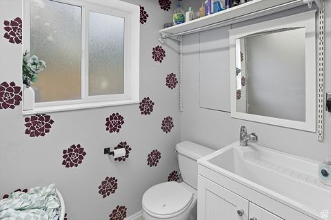 Tiny photo for 690 BARLOW ST, Clearfield, UT 84015 (MLS # 2114587)