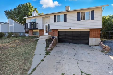 Tiny photo for 690 BARLOW ST, Clearfield, UT 84015 (MLS # 2114587)