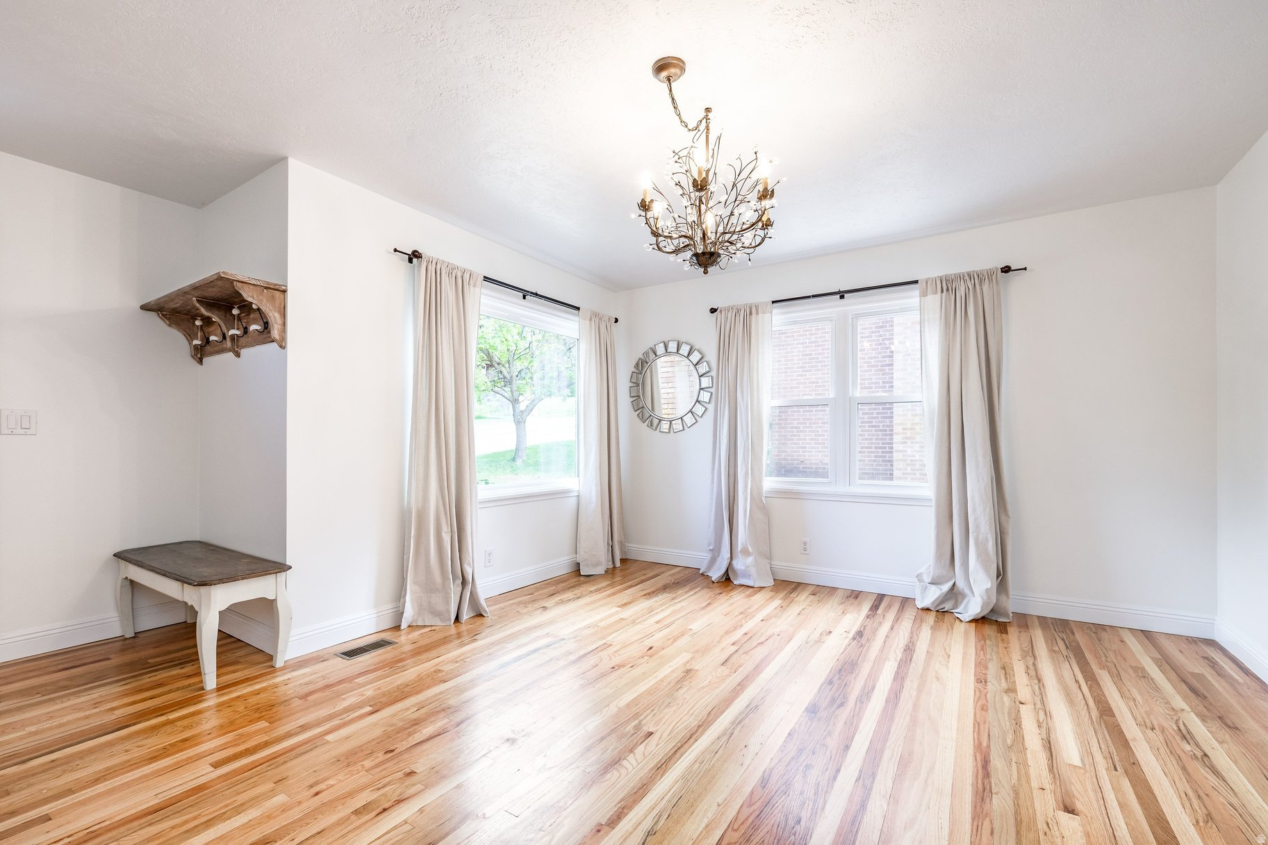 NOB HILL - Residential