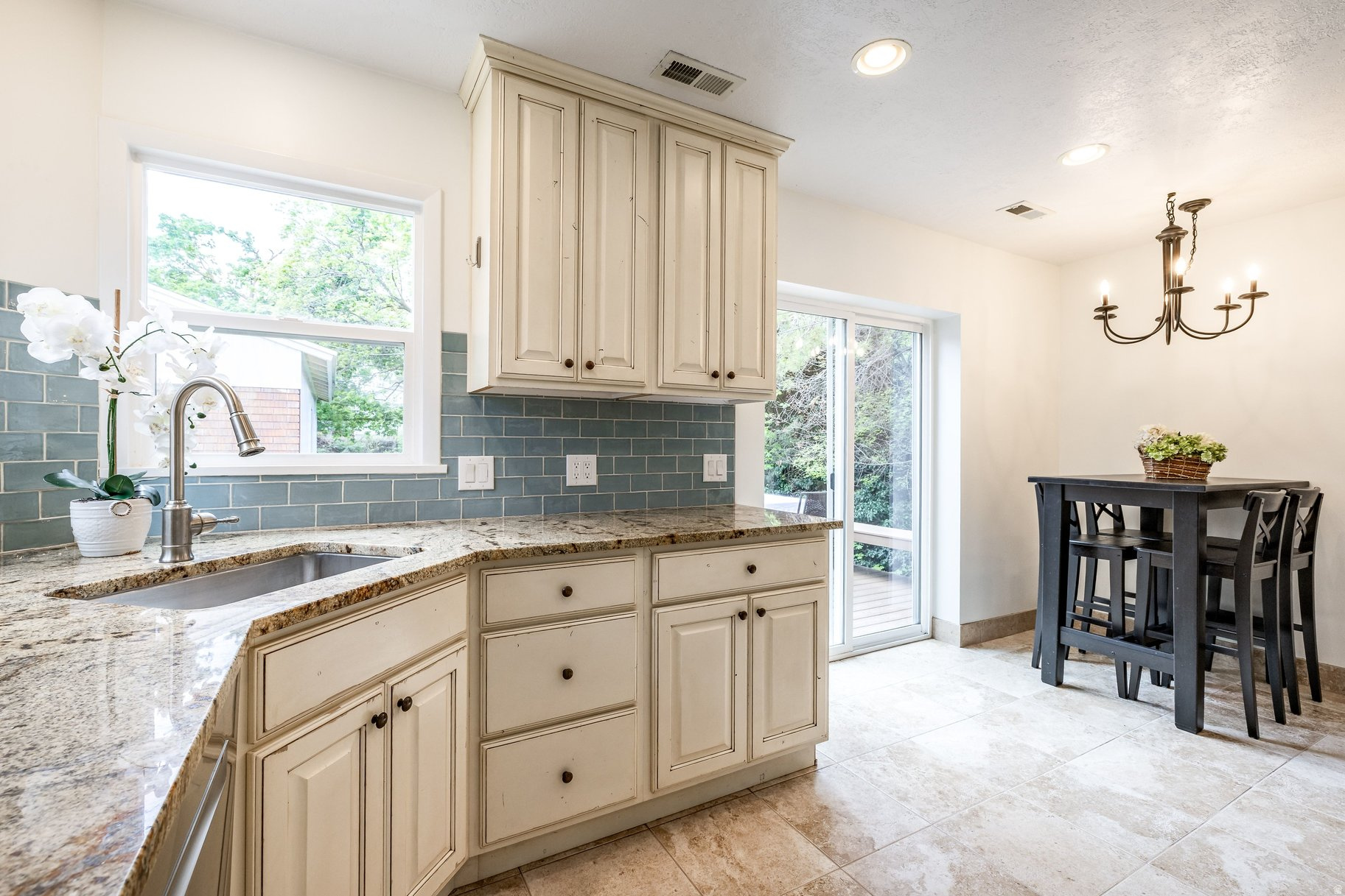 NOB HILL - Residential