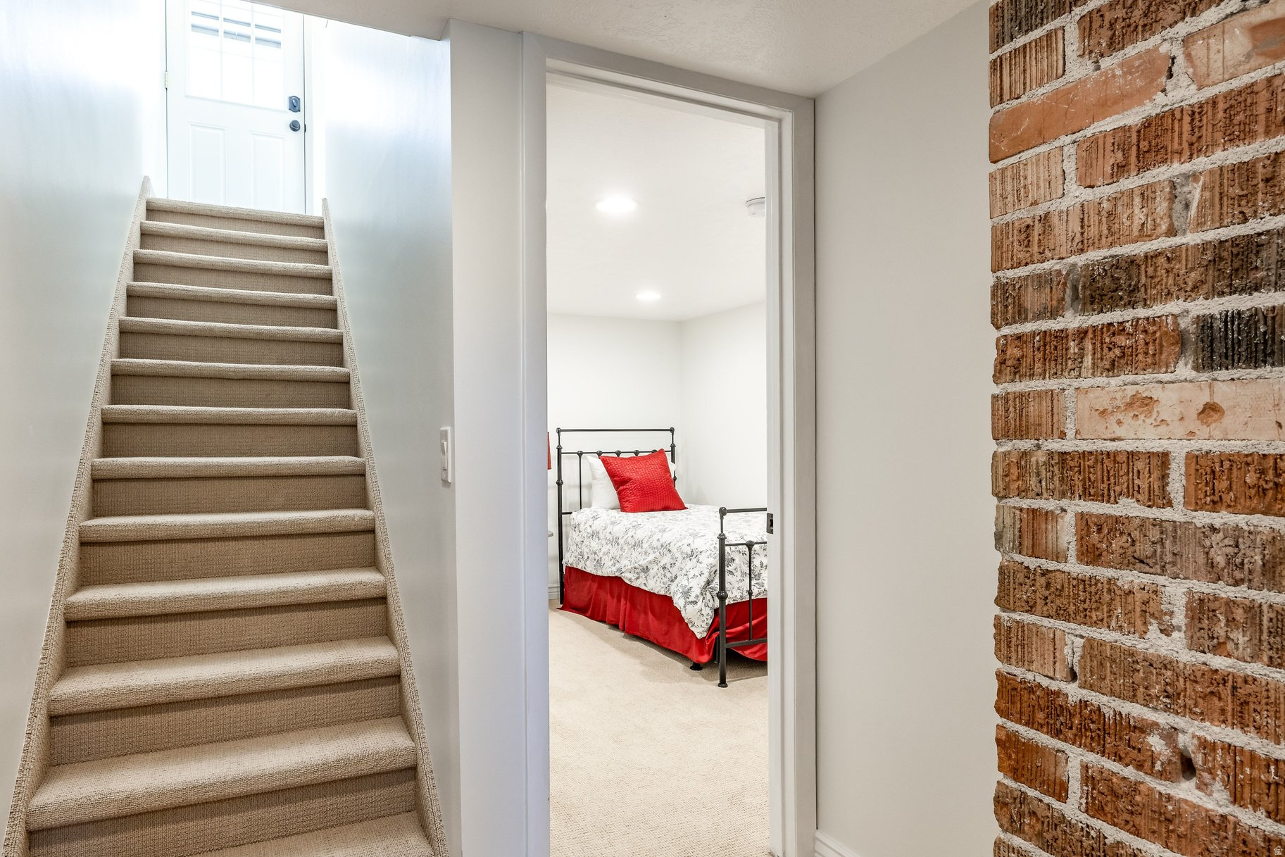 NOB HILL - Residential