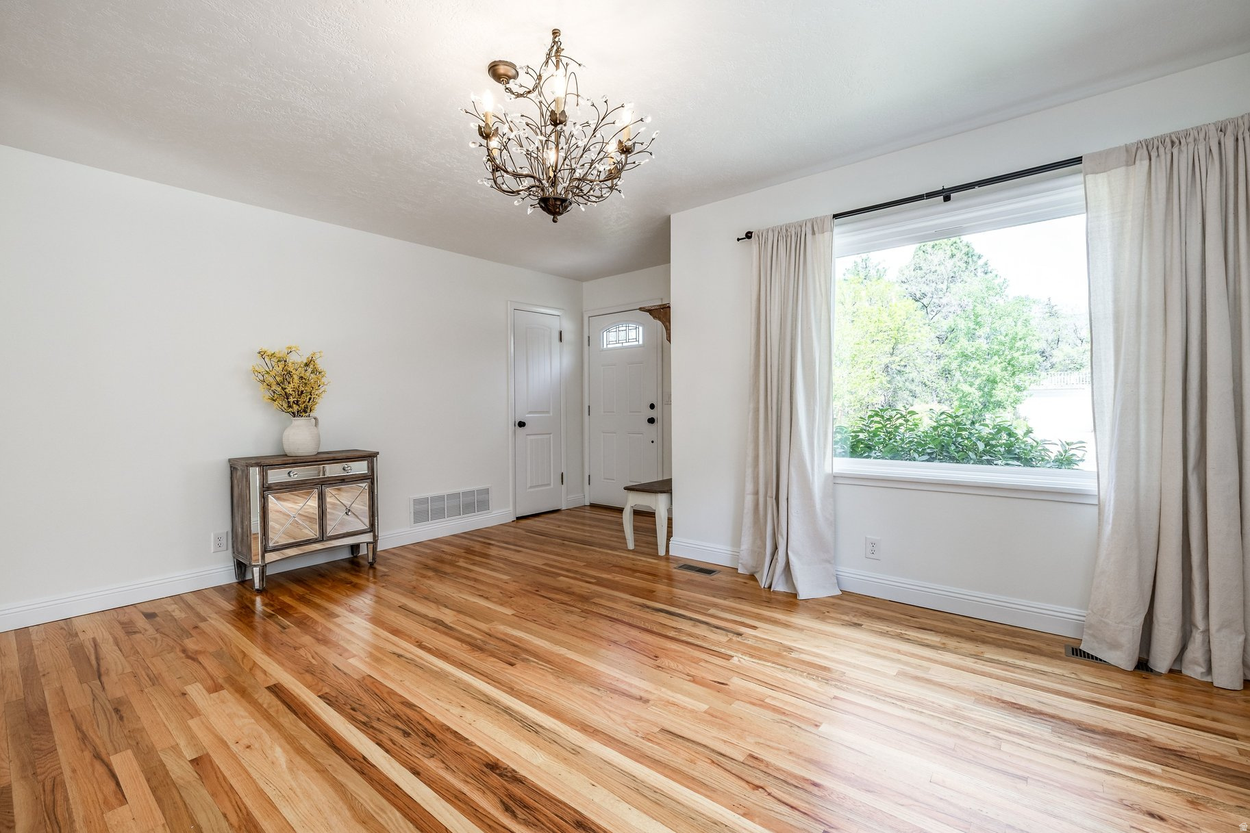 NOB HILL - Residential