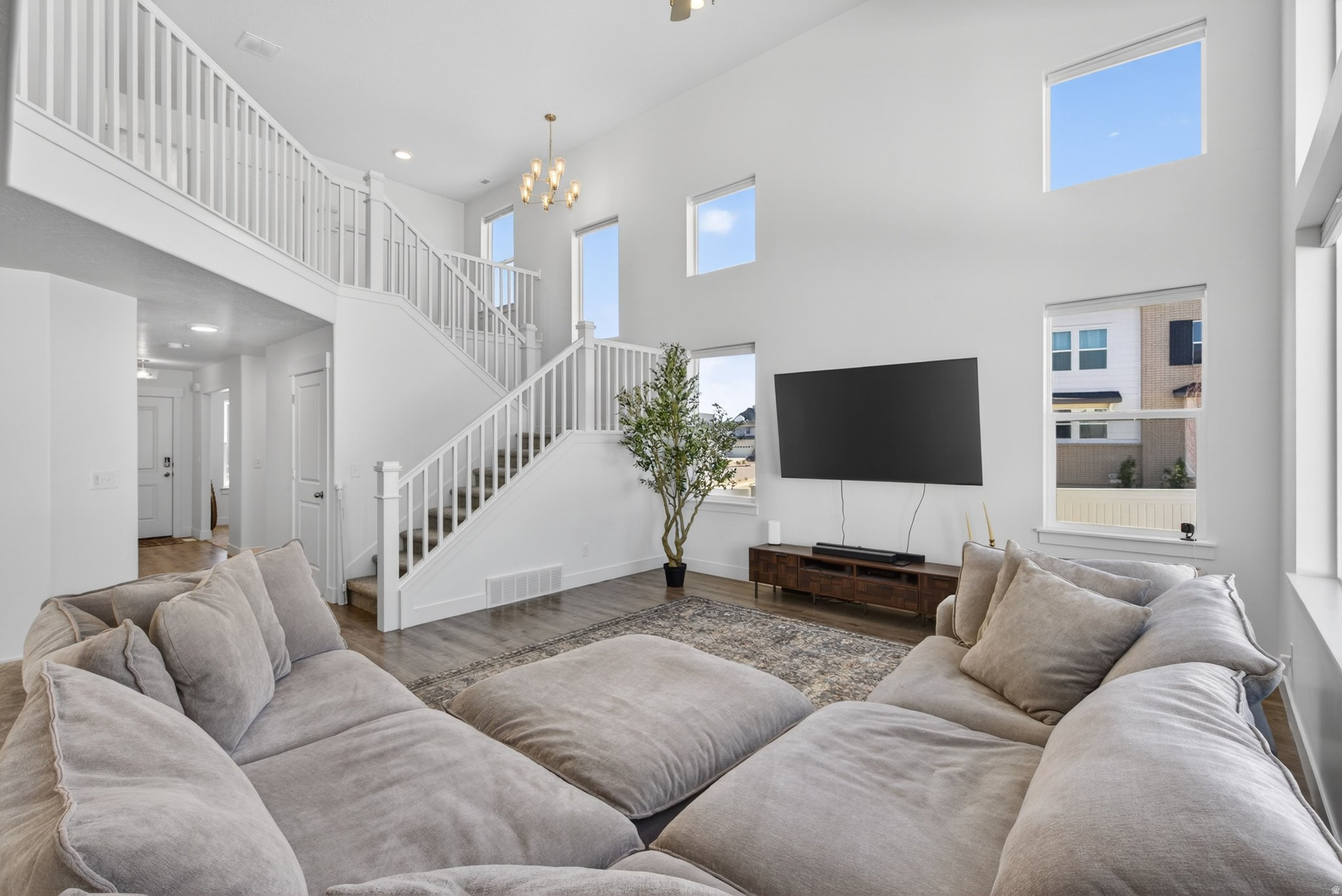 RIVER POINT - Residential