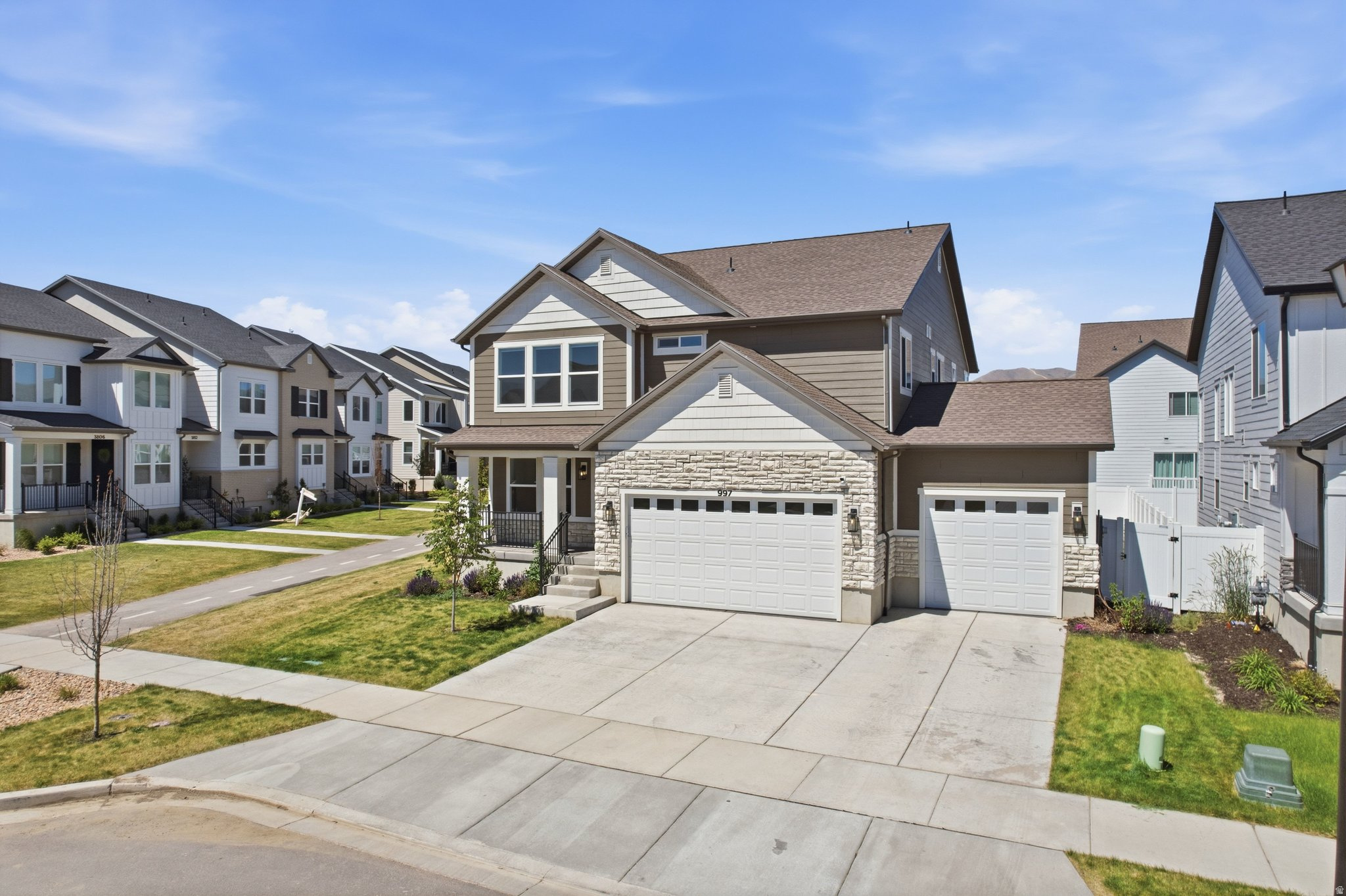 RIVER POINT - Residential
