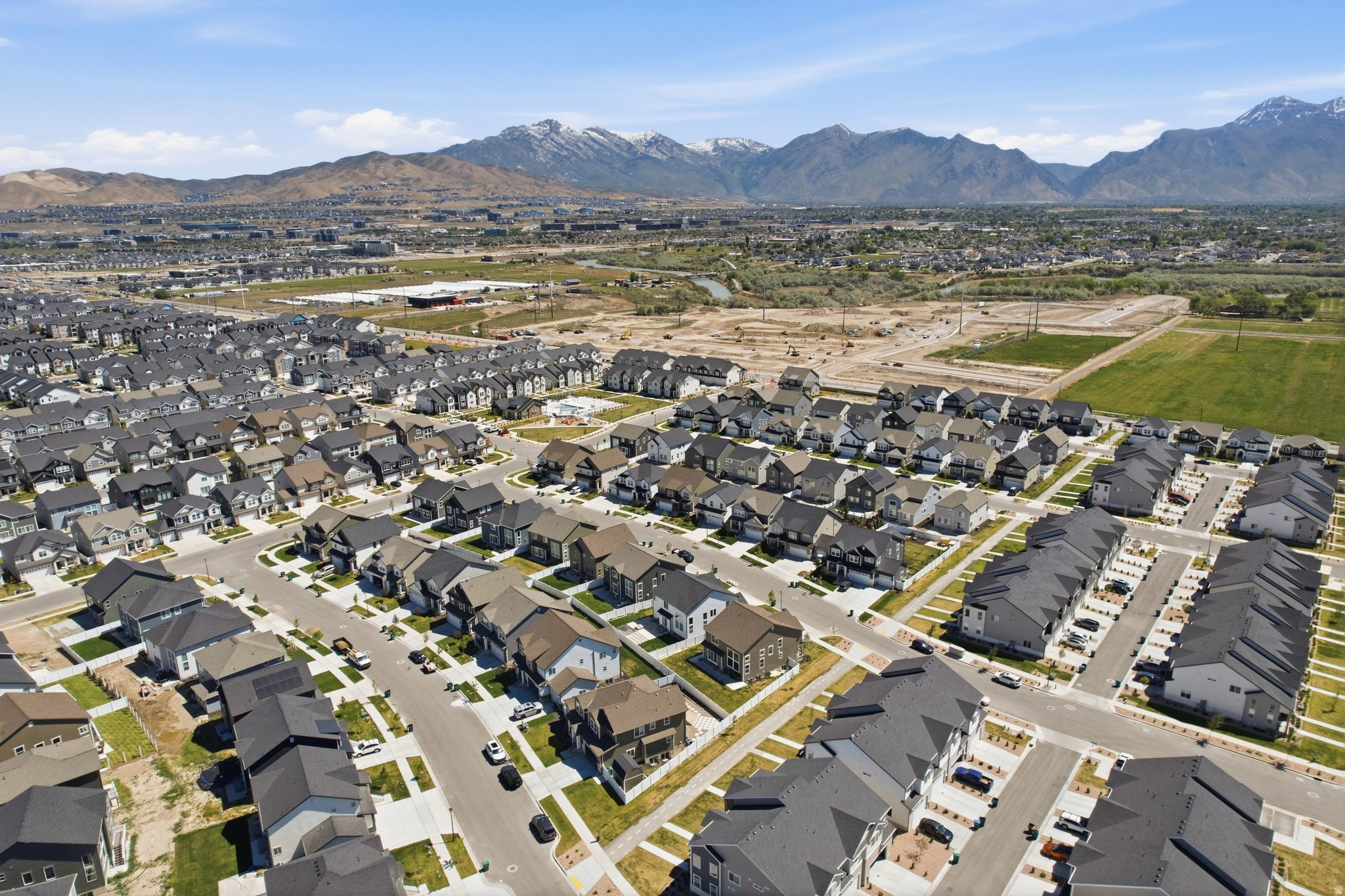 RIVER POINT - Residential