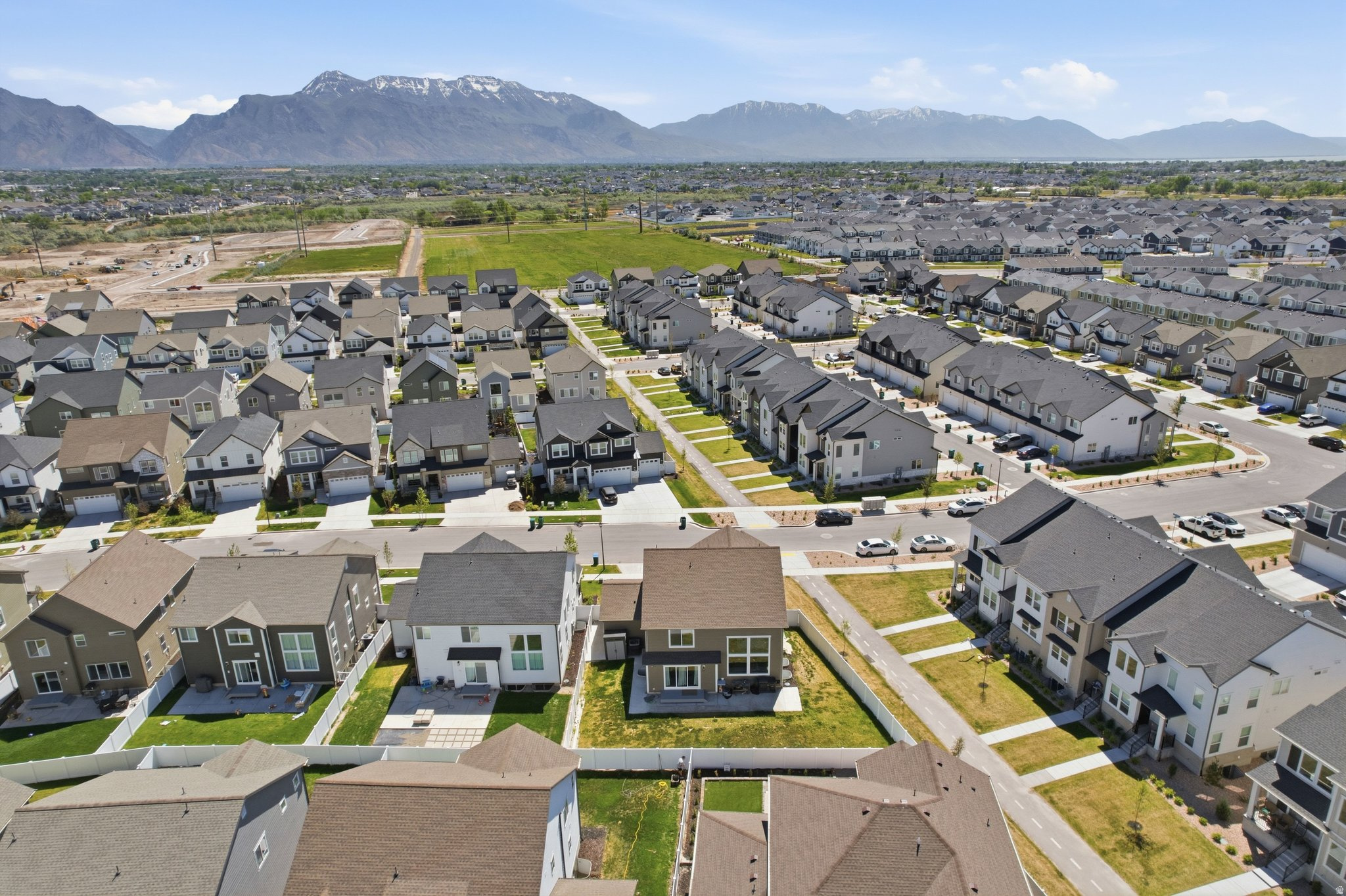 RIVER POINT - Residential
