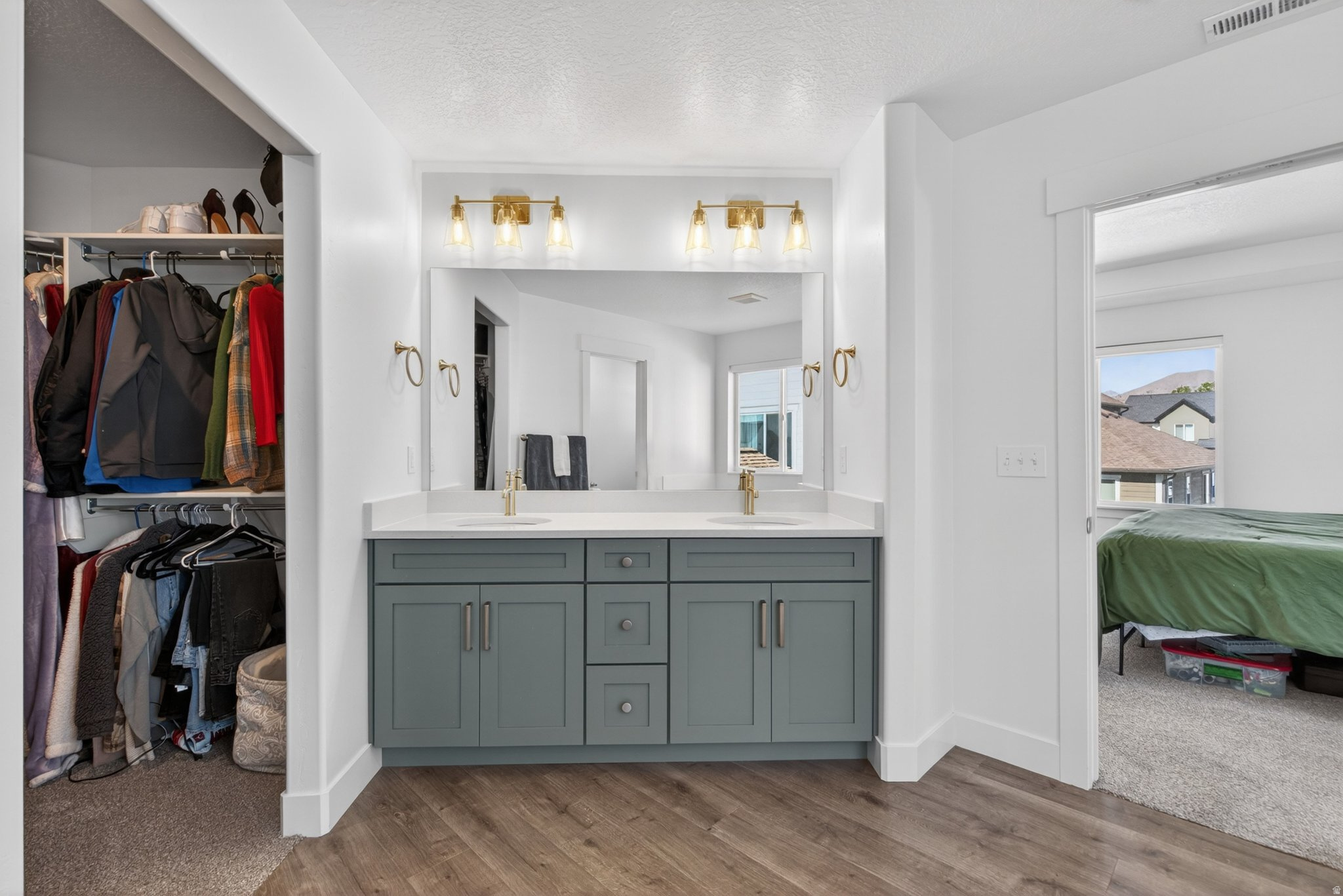 RIVER POINT - Residential