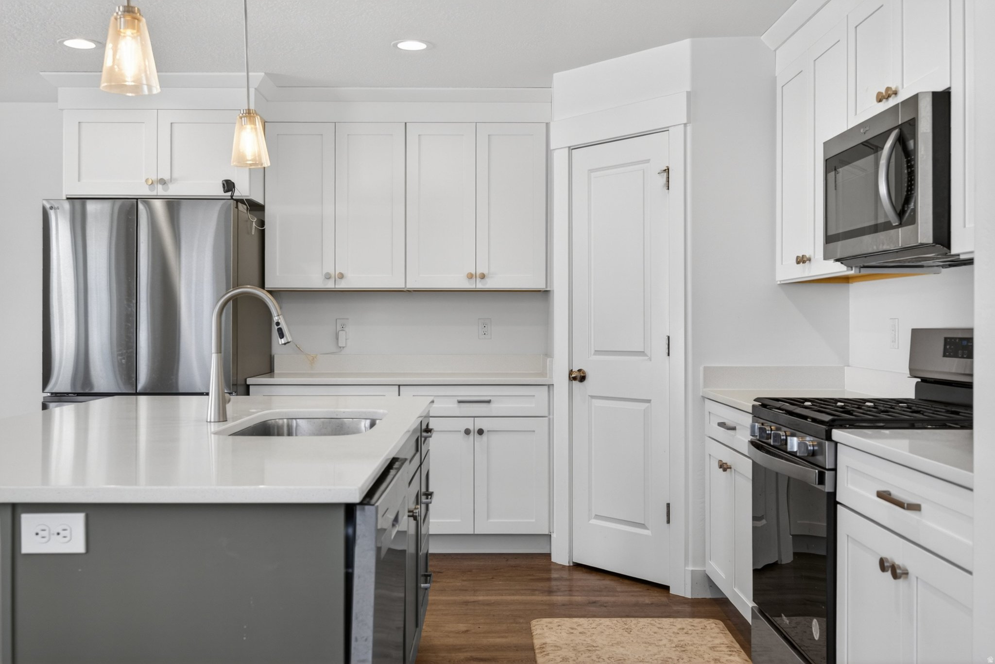 RIVER POINT - Residential