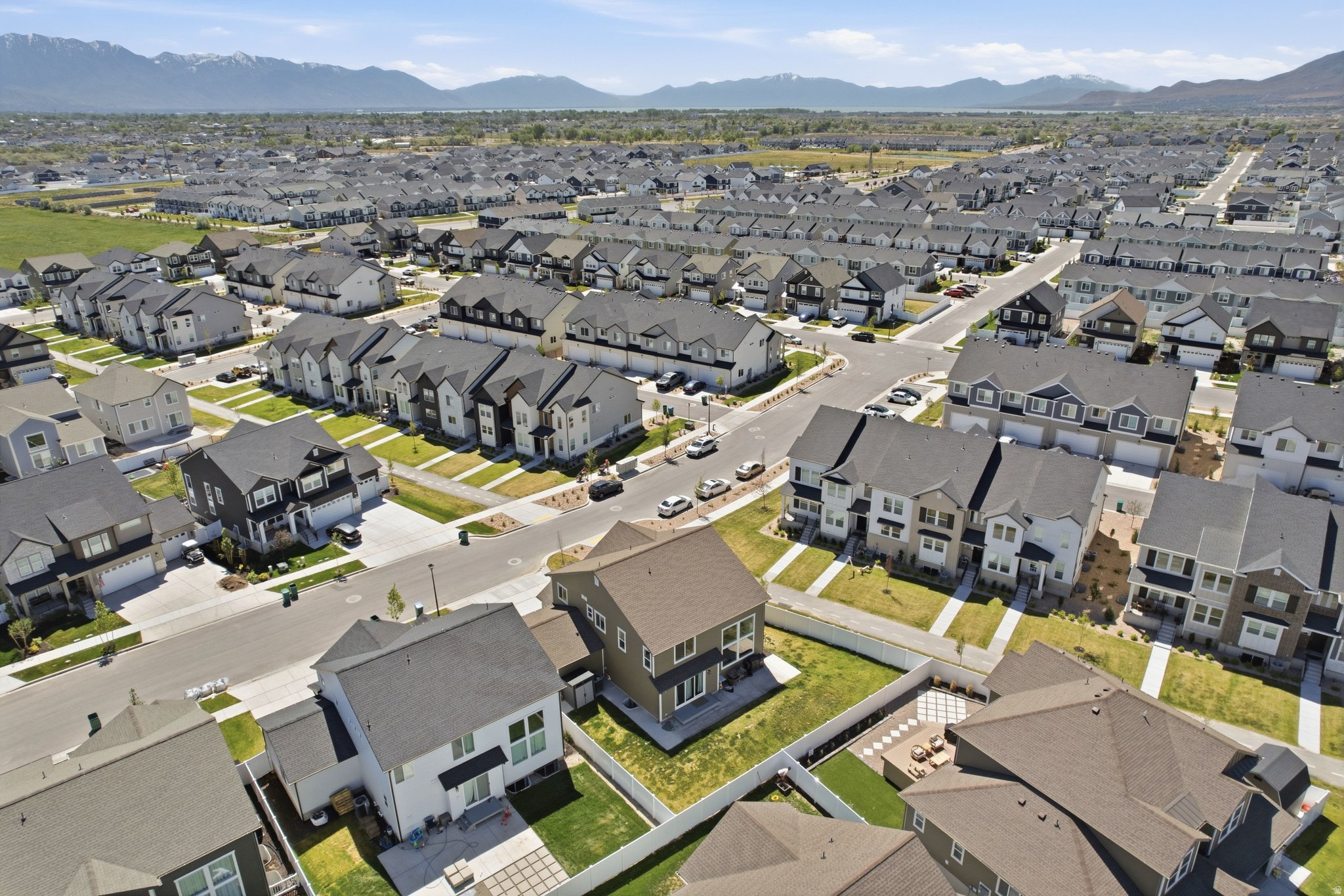 RIVER POINT - Residential