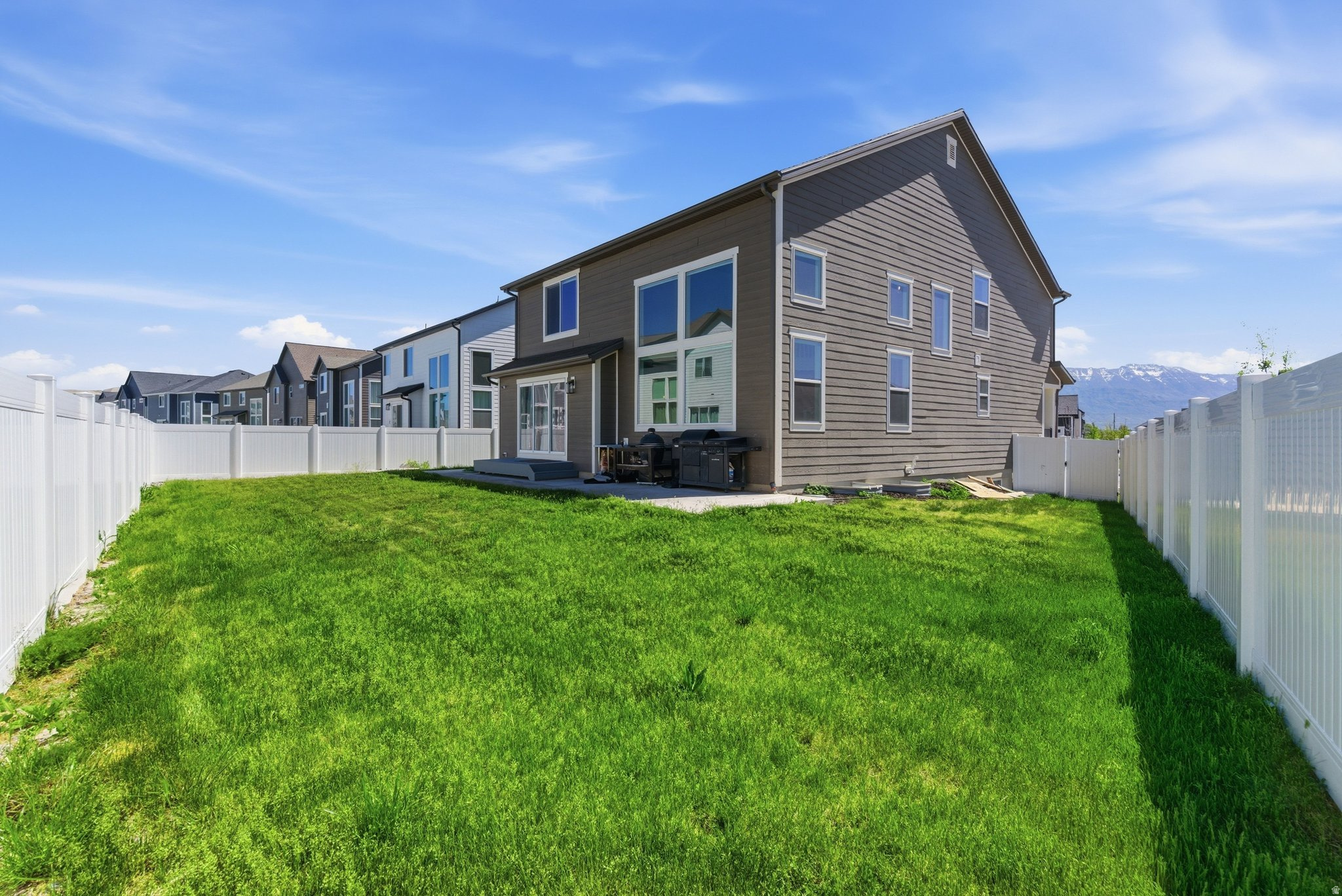 RIVER POINT - Residential