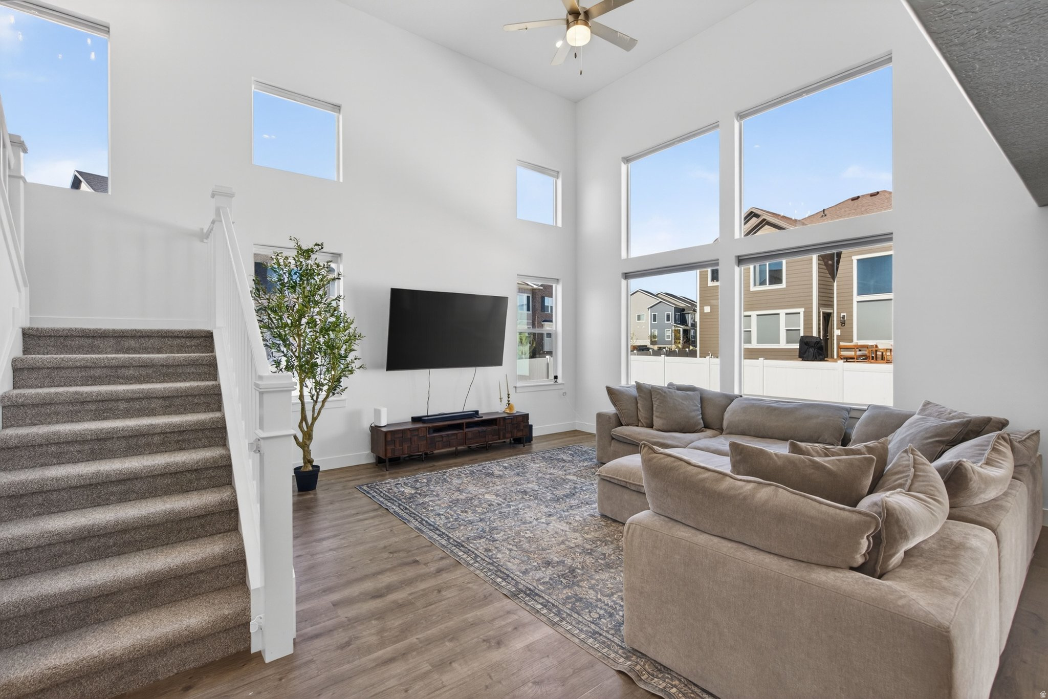 RIVER POINT - Residential