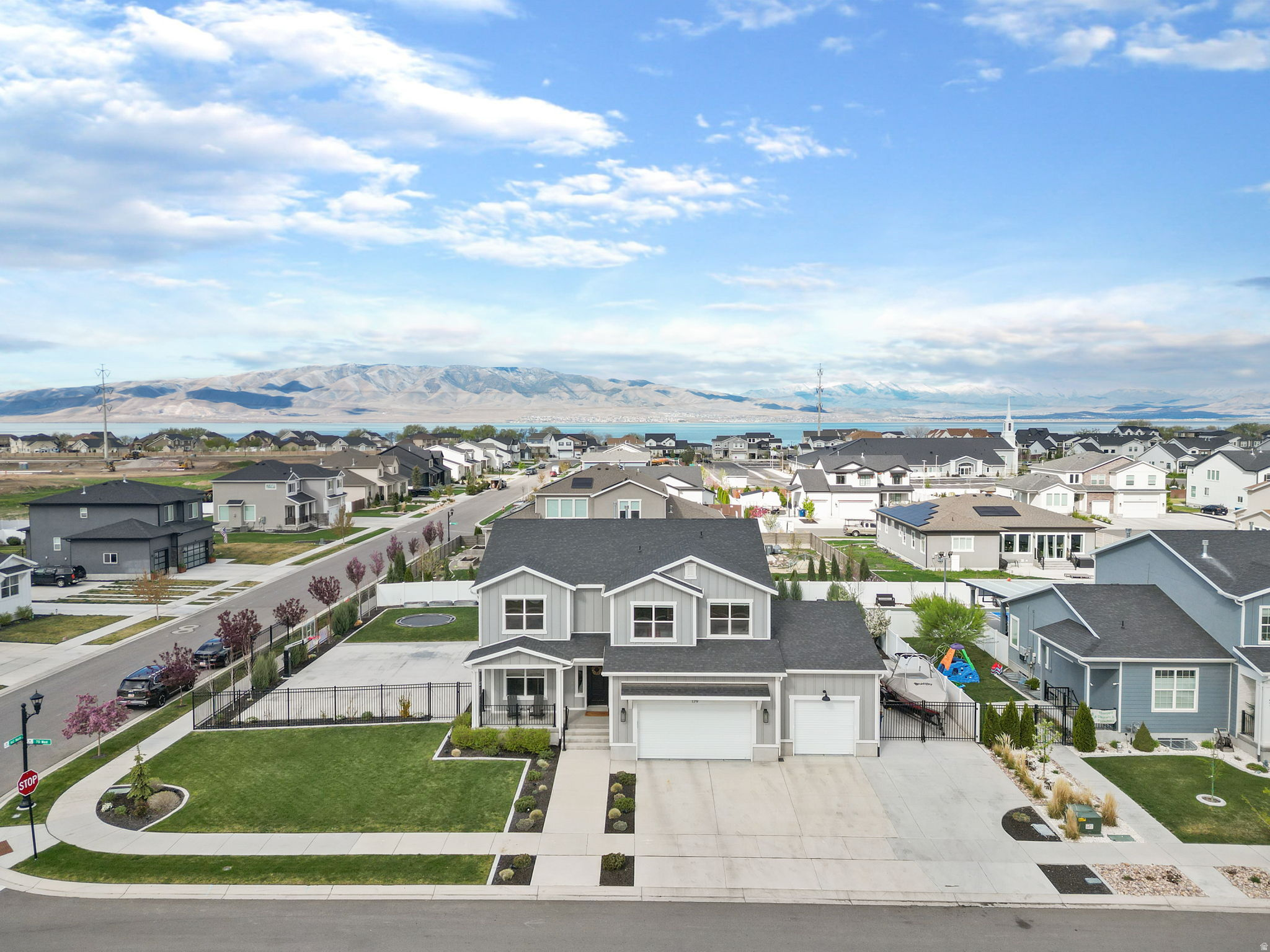 HAMPTON AT WATERS EDGE - Residential