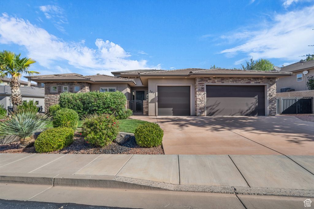Photo of 587 E AMIATA WAY, Washington, UT 84780 (MLS # 2116137)