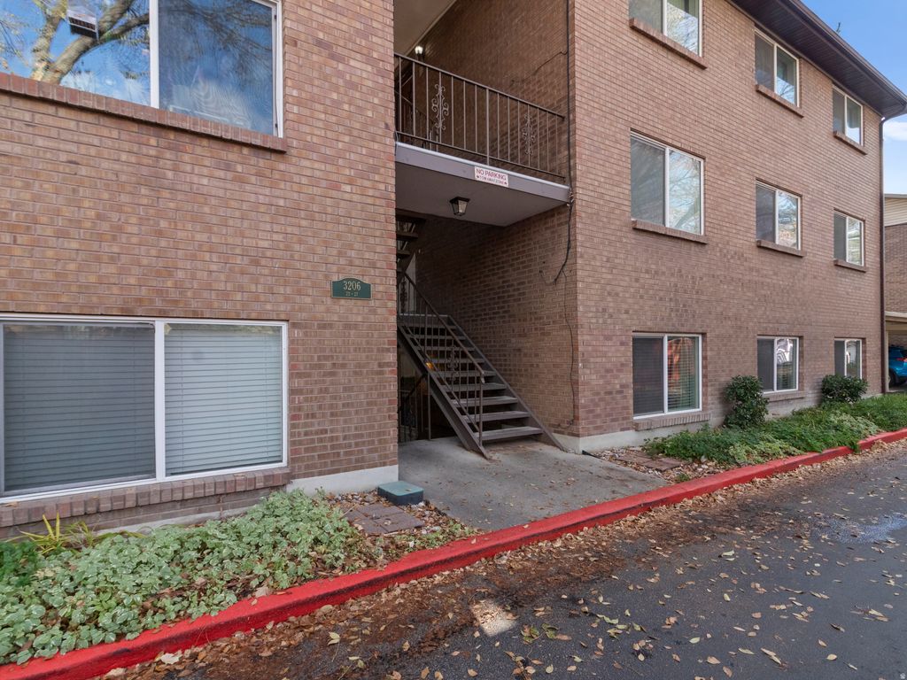 Photo of 3206 S 300 E #22, Salt Lake City, UT 84115 (MLS # 2126638)