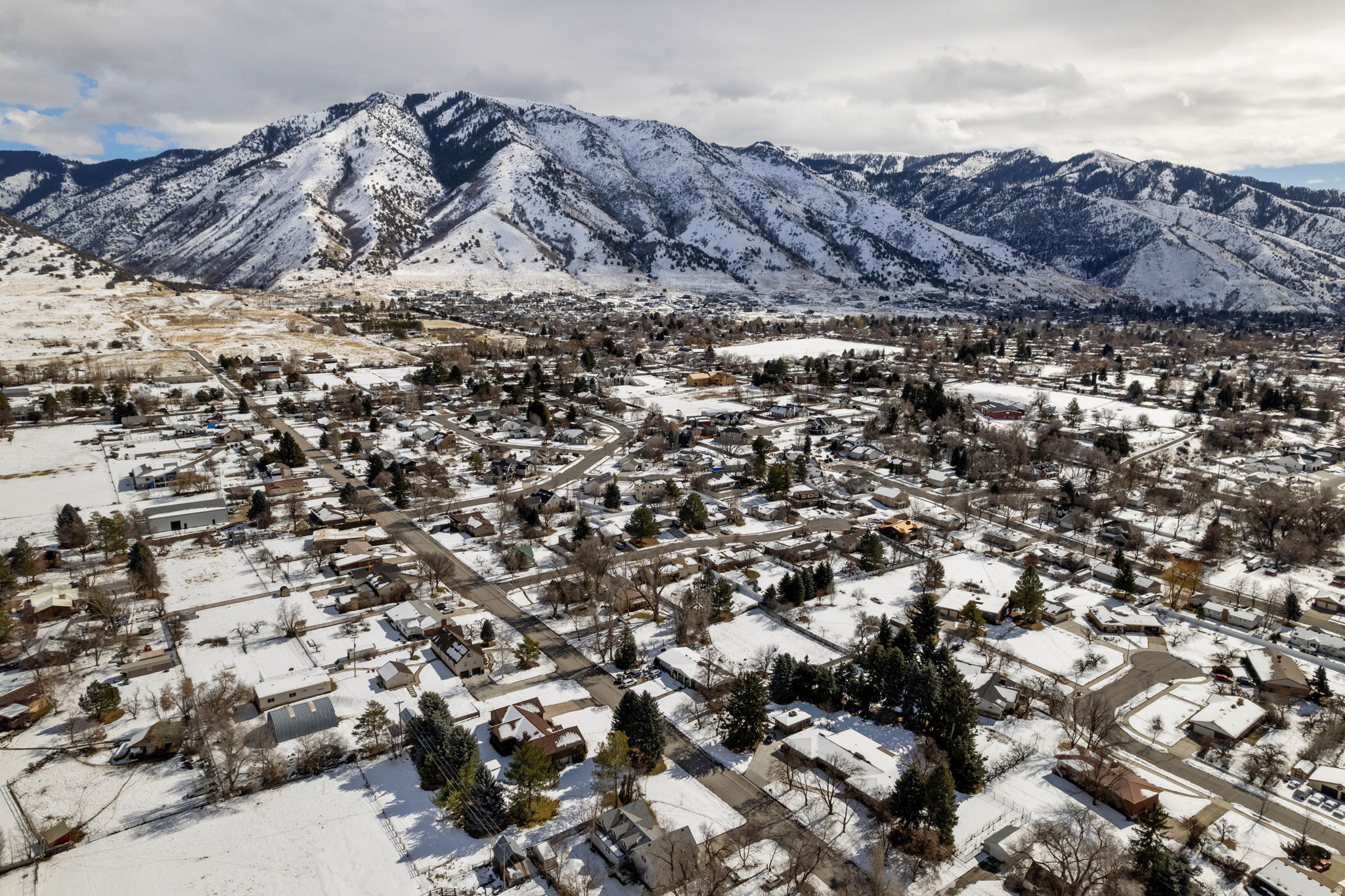 COUNTRY ESTATES SUBD - Residential