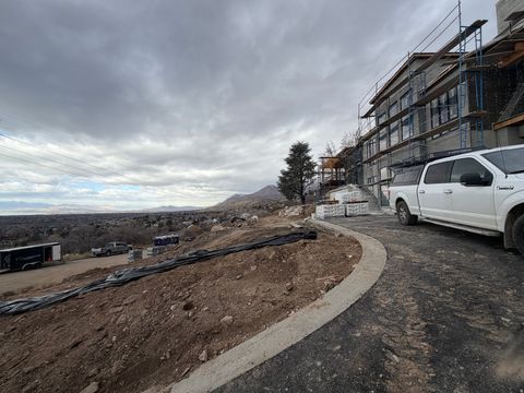 Tiny photo for 3726 DEVONSHIRE DR, Provo, UT 84604 (MLS # 2127418)