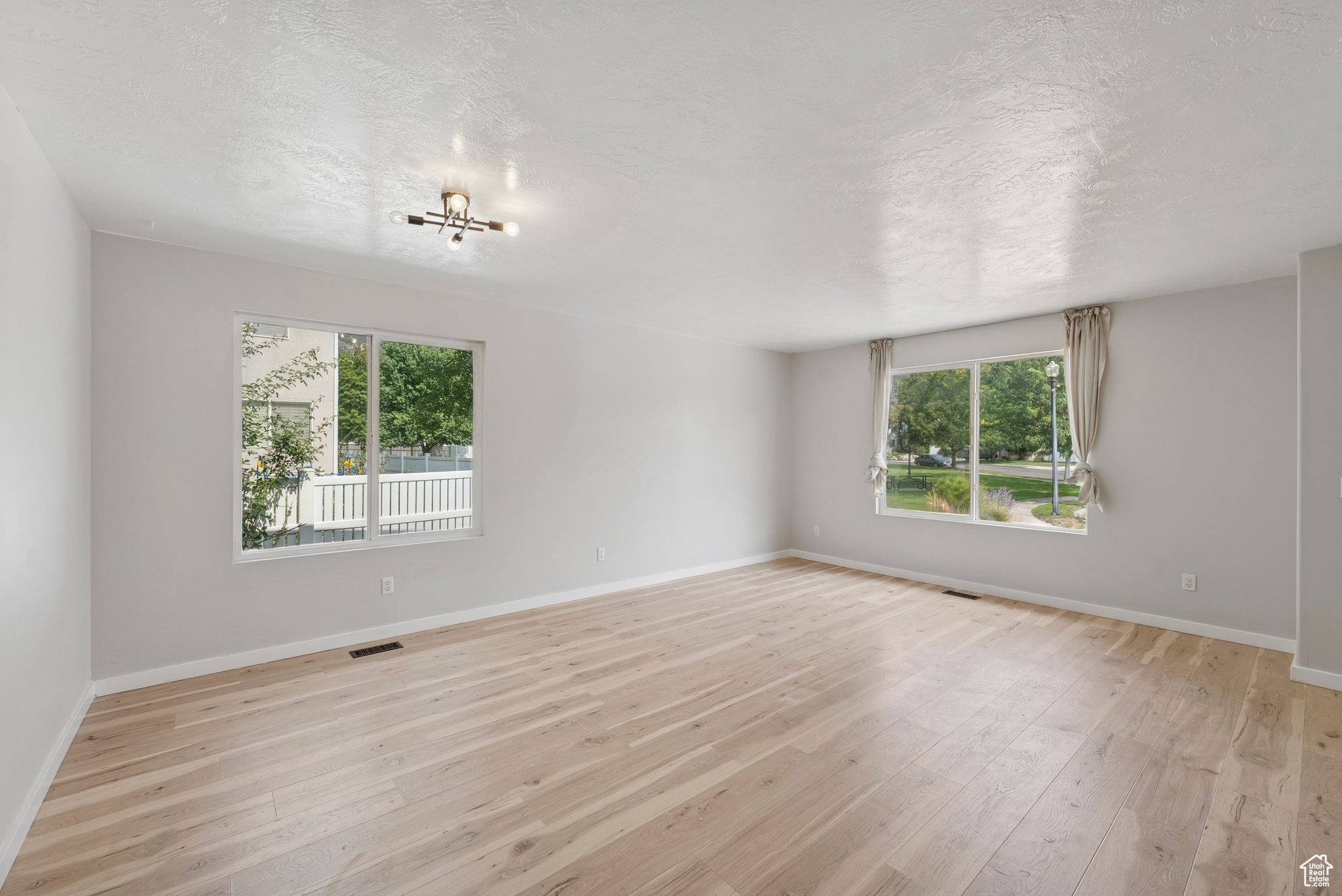 OAKRIDGE PARK ESTATE - Residential