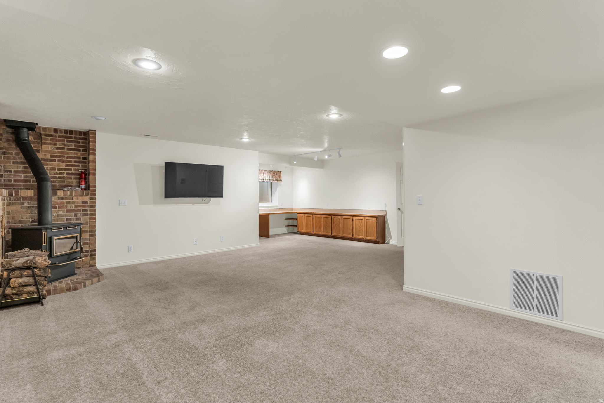 CORNERSTONE CONDO - Residential Income