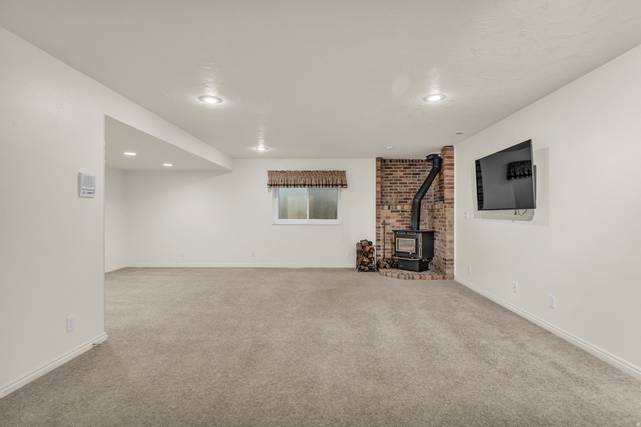 CORNERSTONE CONDO - Residential Income