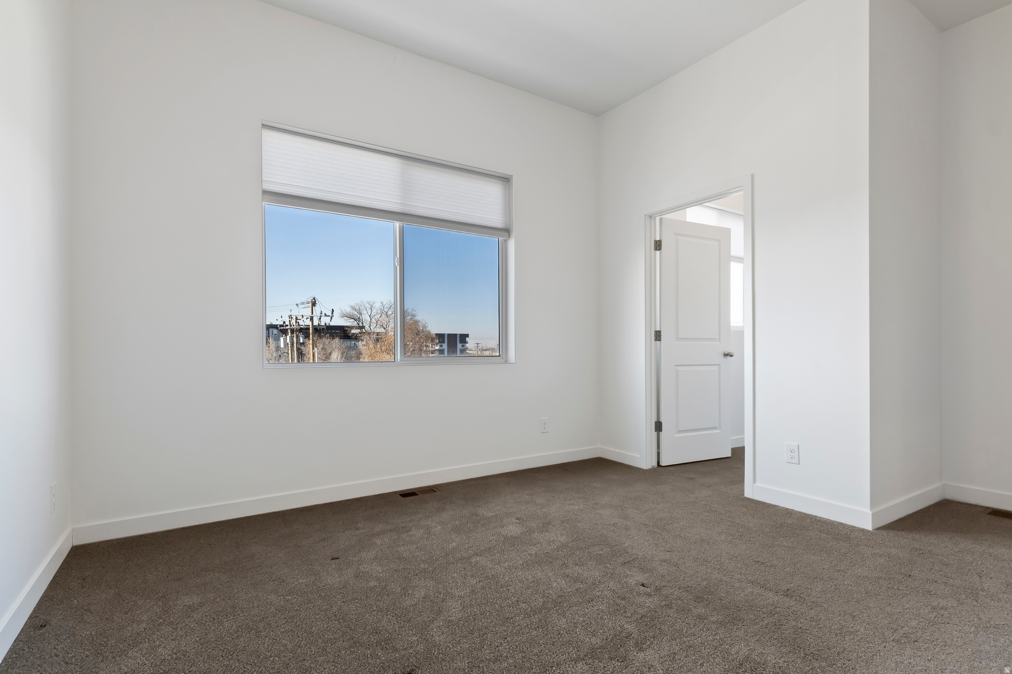 THE PARAMOUNT CONDOMINIUMS - Residential