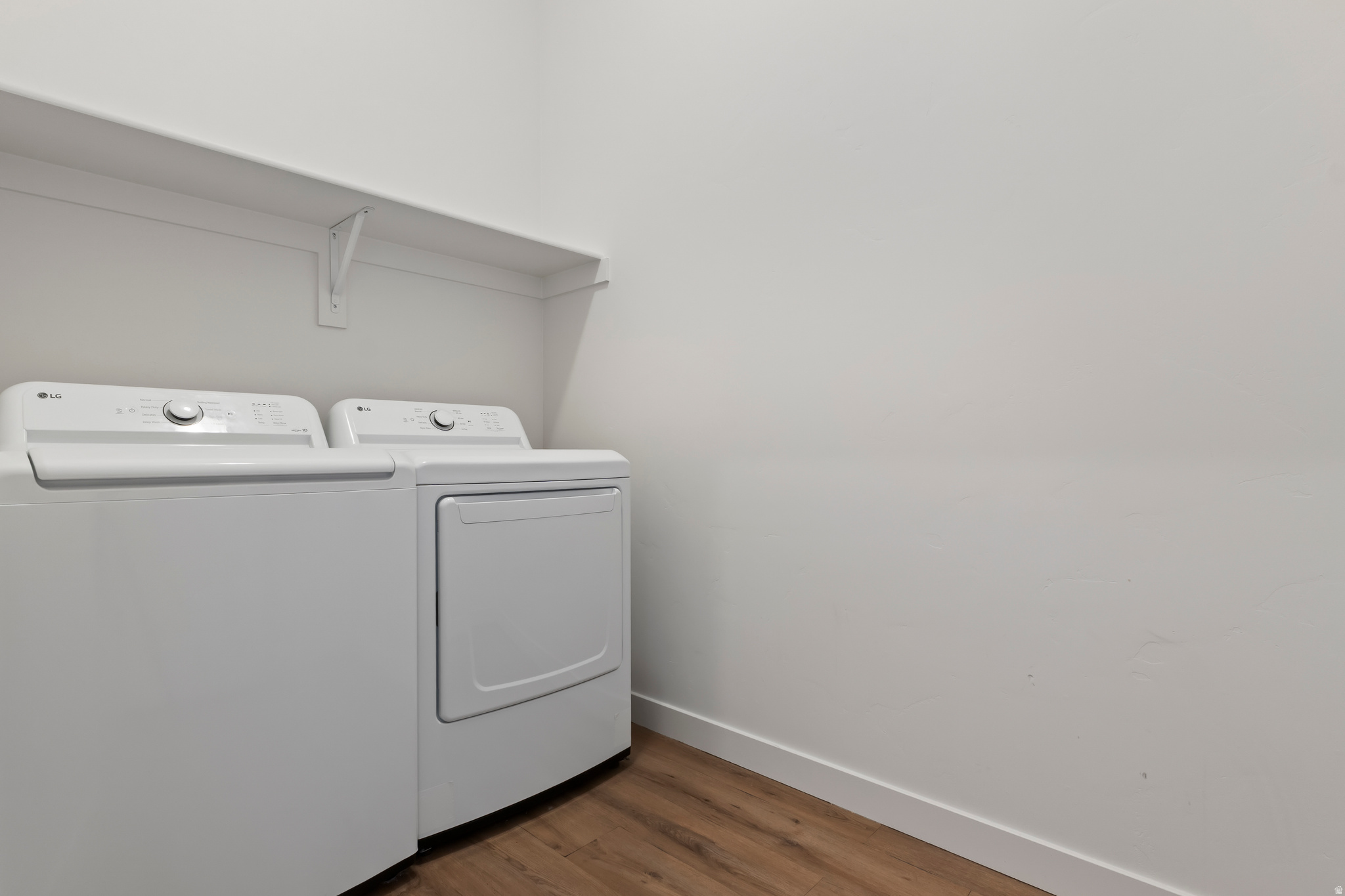 THE PARAMOUNT CONDOMINIUMS - Residential