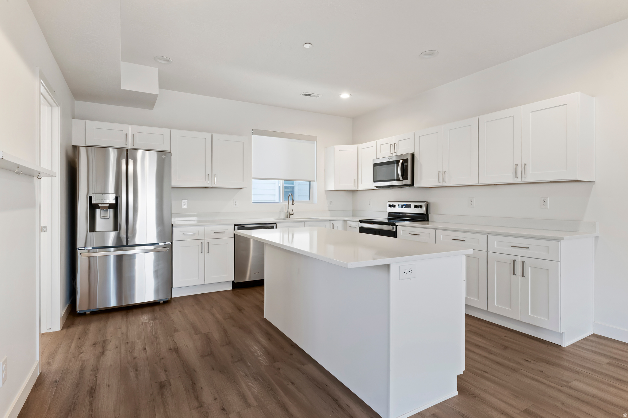 THE PARAMOUNT CONDOMINIUMS - Residential