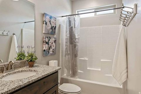Tiny photo for 2335 N CANYON DR, Washington, UT 84780 (MLS # 2158725)