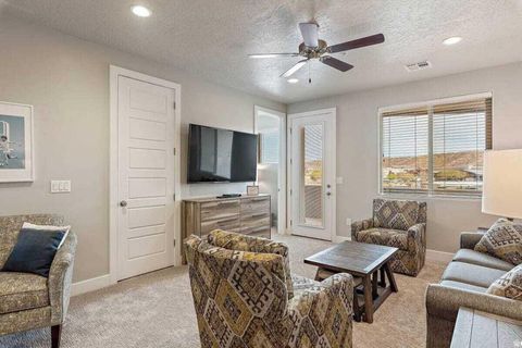 Tiny photo for 2335 N CANYON DR, Washington, UT 84780 (MLS # 2158725)