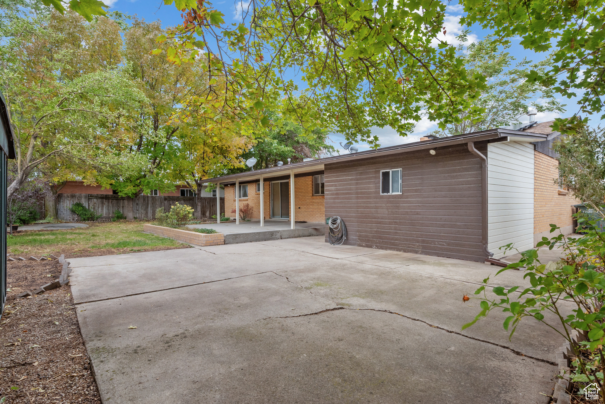 COLONY NORTH - Residential