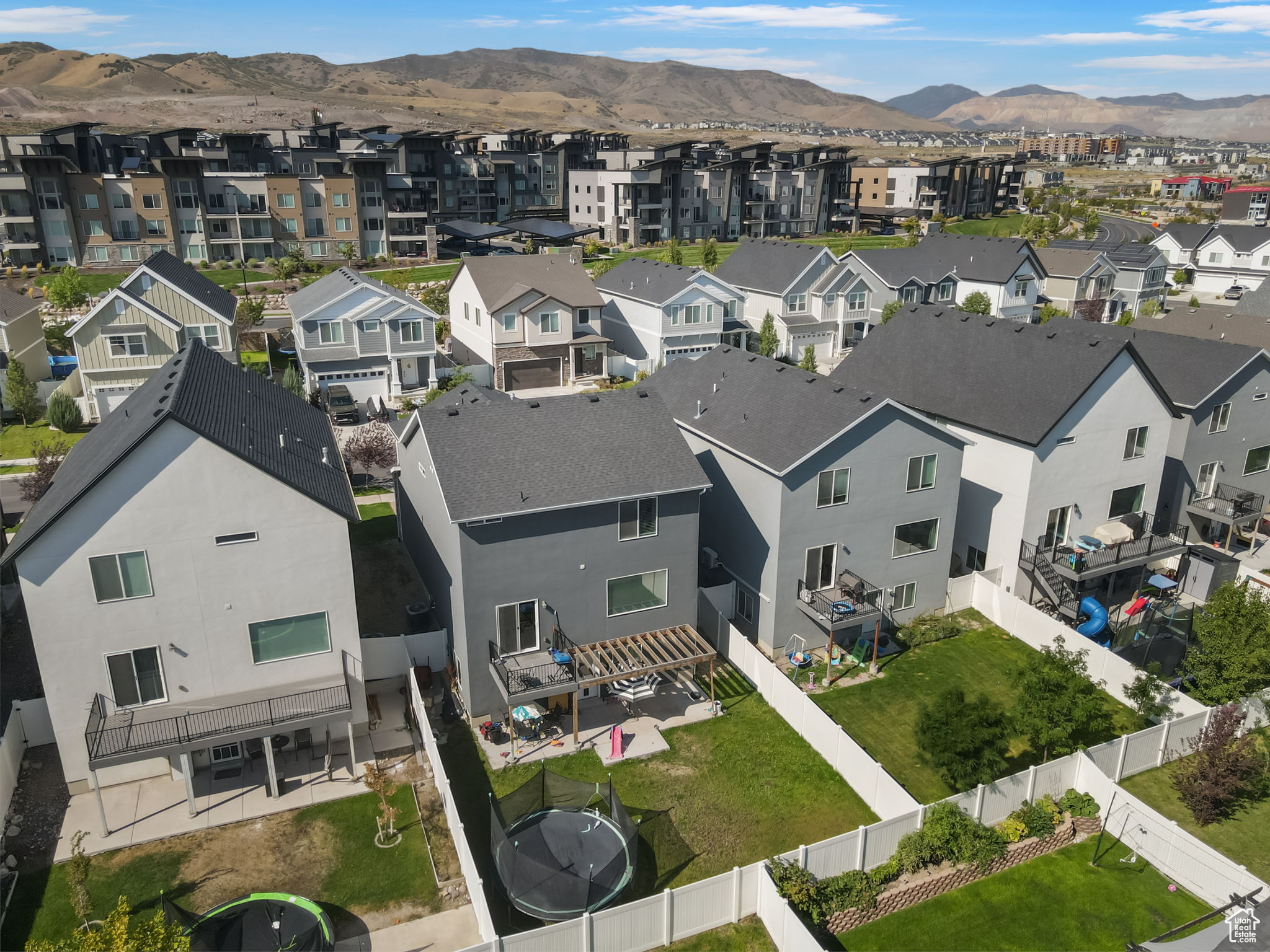 SOUTH HILLS - Residential