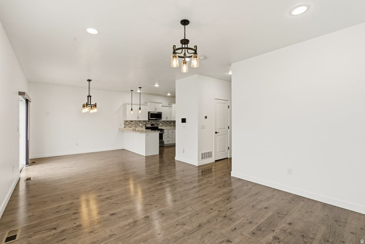 SOUTH HILLS - Residential