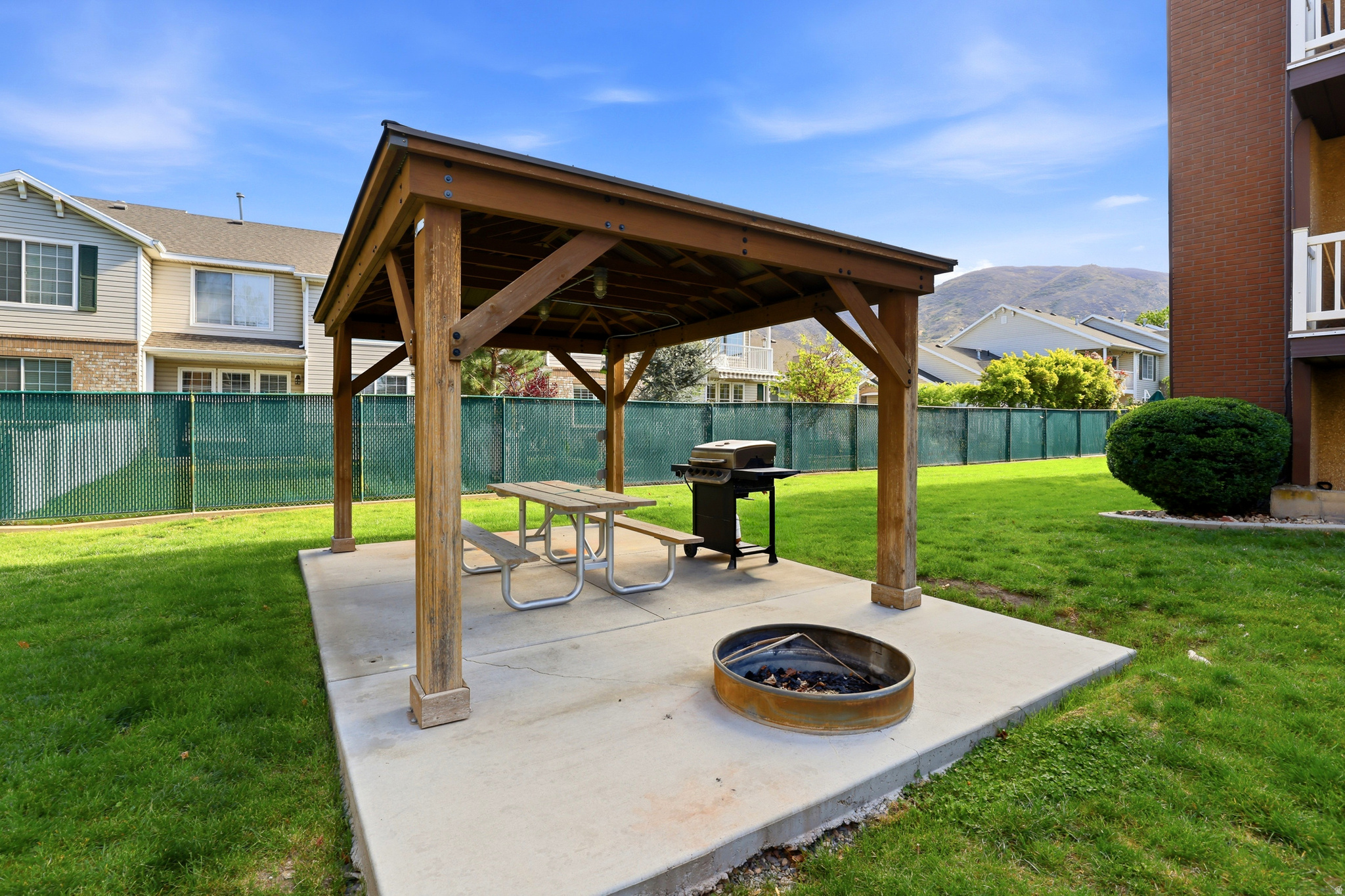 CEDAR SPRINGS - Residential