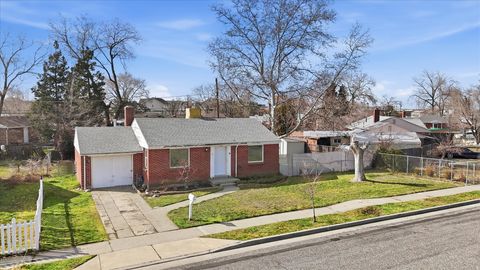 Photo of 1126 S REDWOOD DR W, Salt Lake City, UT 84104 (MLS # 2135875)