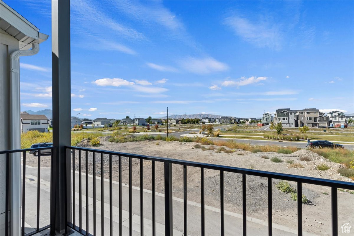 WESTFIELDS CENTRAL - Residential