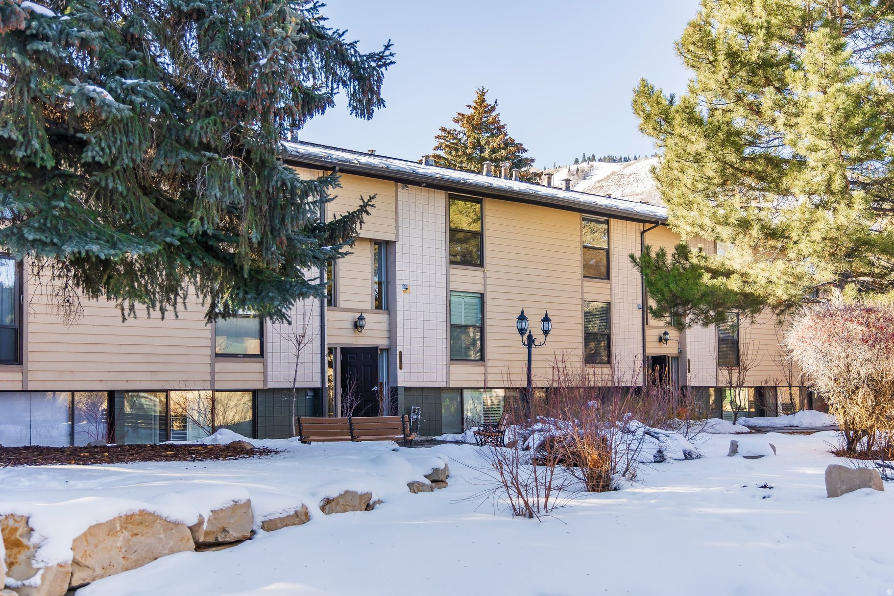 SNOW COUNTRY - Residential