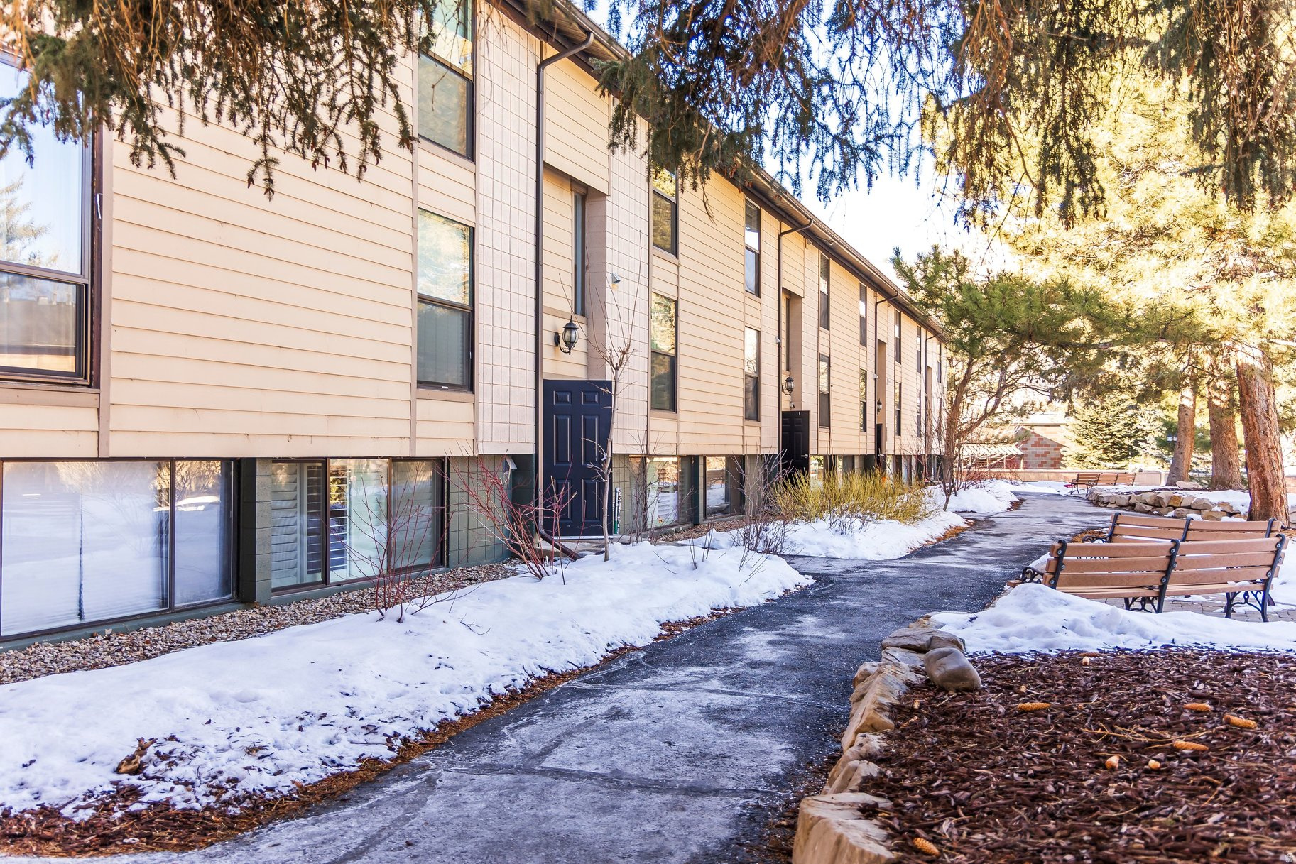 SNOW COUNTRY - Residential