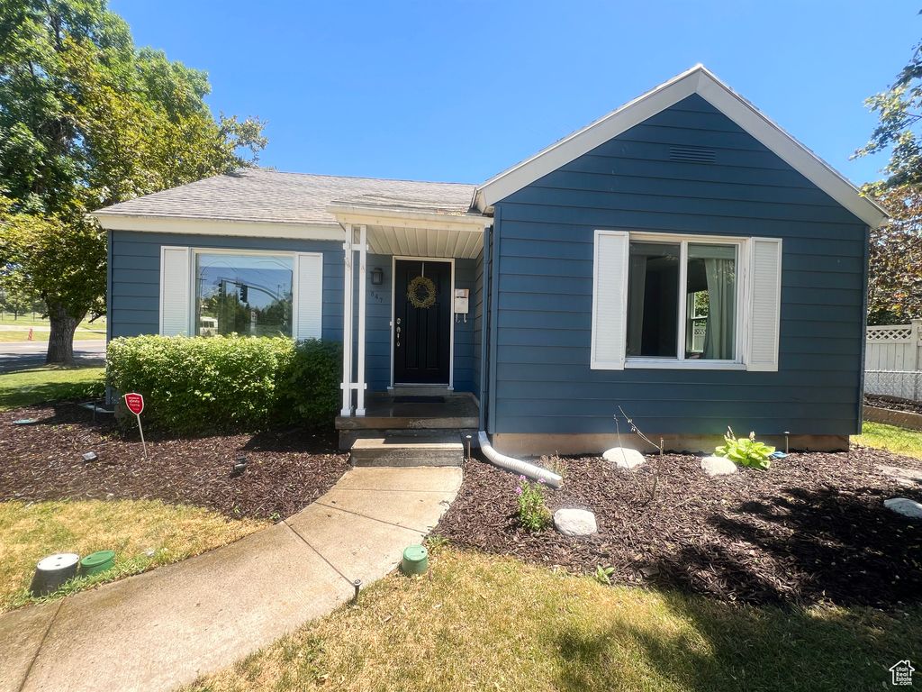 Photo for 847 S GREENWOOD TER E, Salt Lake City, UT 84105 (MLS # 2097971)