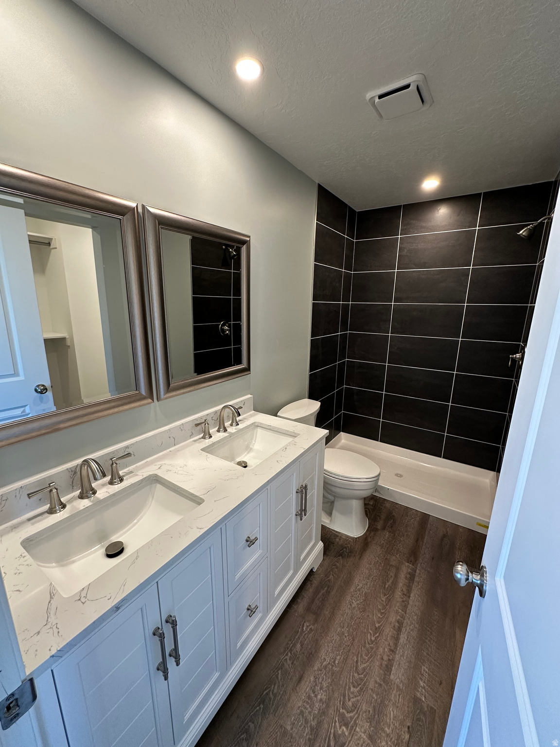 HUNTER FARMS - Residential